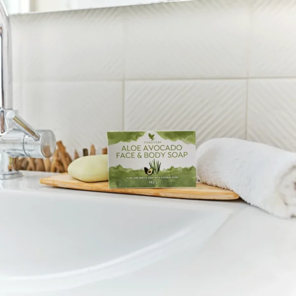 SAVON CORPS ET VISAGE À L'ALOE ET À L'AVOCAT